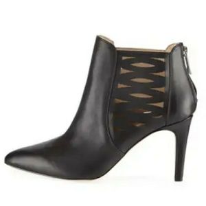 Adrienne Vittadini leather cutout ankle boots 9.5